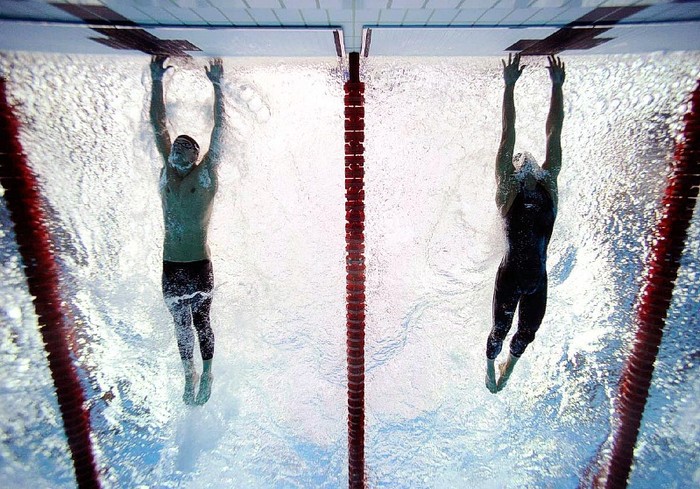 96. Michael Phelps: Phelps trở thành một hiện tượng của thể thao thế giới sau khi giành liên tiếp 8 huy chương Vàng tại Olympic Bắc Kinh 2008, phá vỡ kỷ lục 7 huy chương Vàng của Mark Spitz tại Olympic 1972. Chiến thắng của Phelps giúp anh đoạt danh hiệu VĐV bơi xuất sắc nhất Thế giới lần thứ 5 liên tiếp và được tôn vinh tại Nghị viện bang Maryland, nơi anh sinh sống.